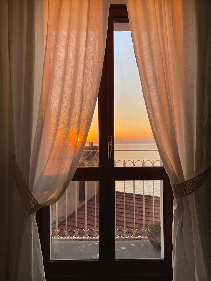 Bed and Breakfast La Casa Nel Borgo Сан-Нікола-Арчелла Екстер'єр фото