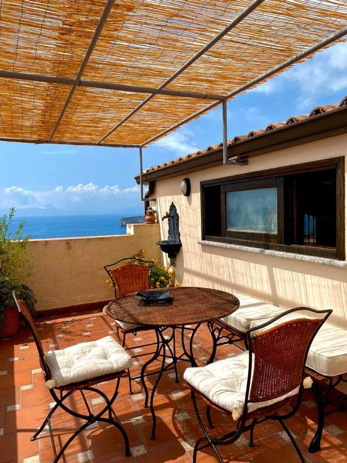Bed and Breakfast La Casa Nel Borgo Сан-Нікола-Арчелла Екстер'єр фото