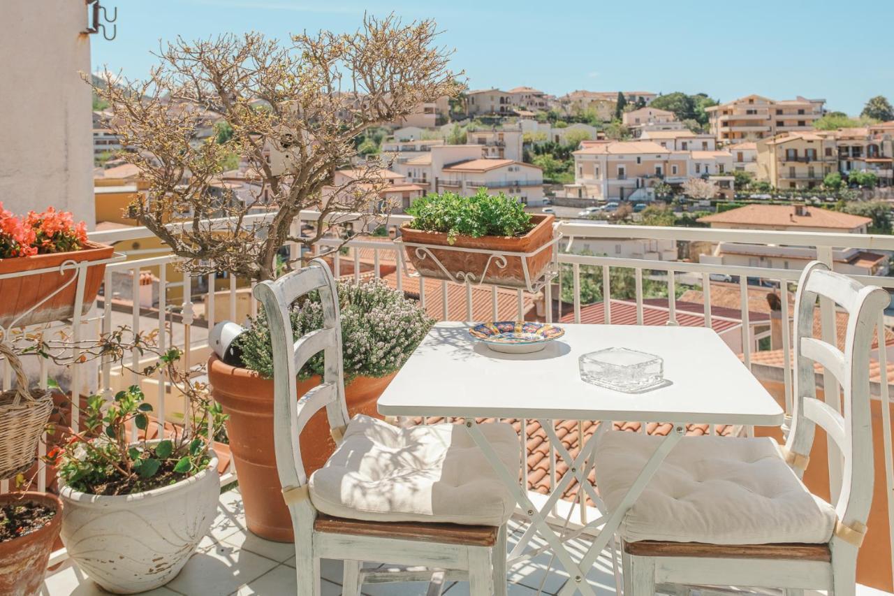 Bed and Breakfast La Casa Nel Borgo Сан-Нікола-Арчелла Екстер'єр фото